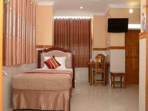 Nylon Hotel