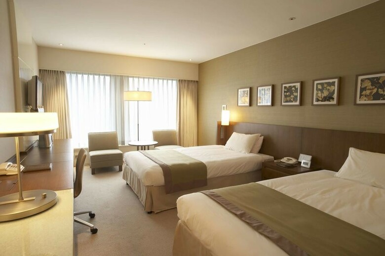 Keio Plaza Hotel