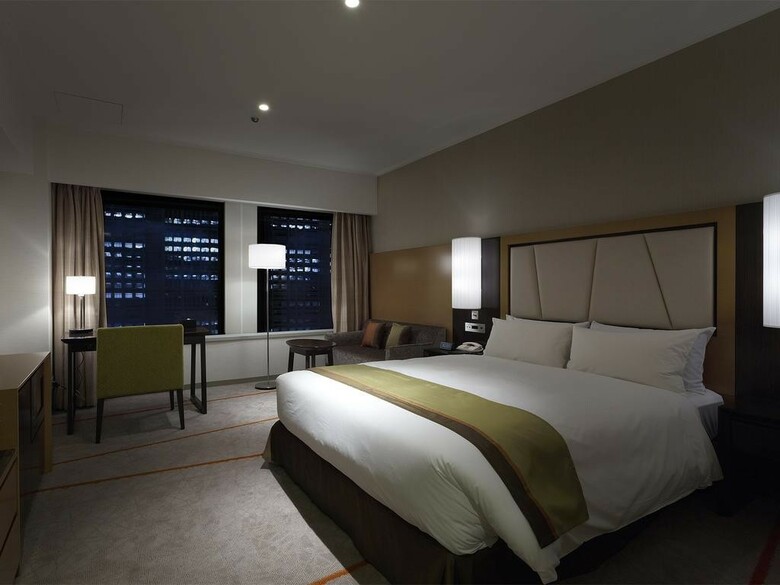 Keio Plaza Hotel