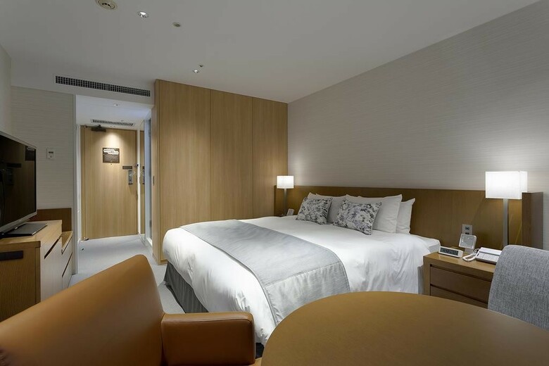 Keio Plaza Hotel