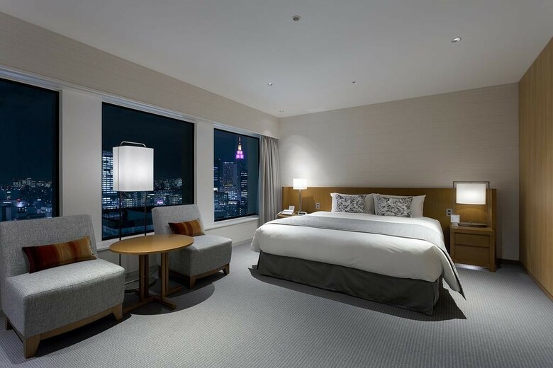Keio Plaza Hotel
