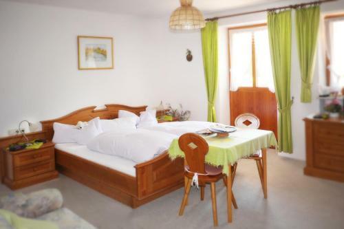 Hostal Gaestehaus Hofer