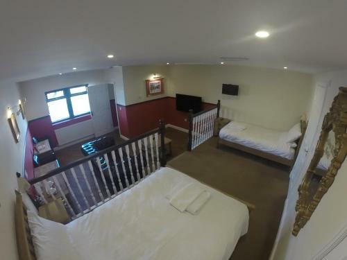 Golden Ball Hotel