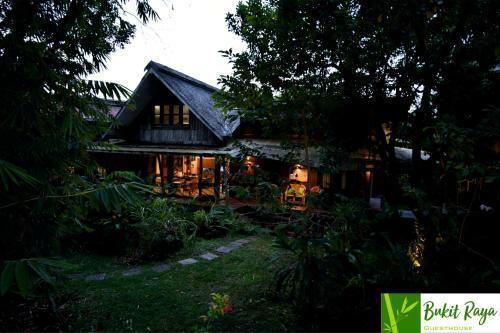 Hostal Bukit Raya Guesthouse