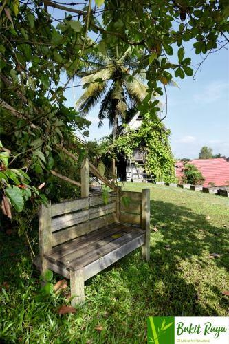 Hostal Bukit Raya Guesthouse