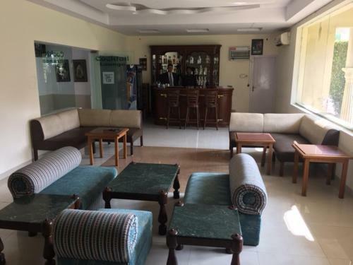 Hotel Shiva Oasis Resort