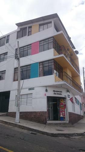Hostal The Quito Guest House With Yellow Balconies