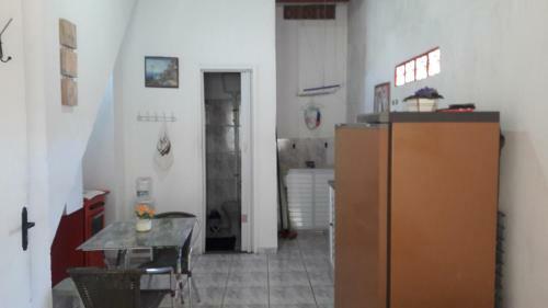 Apartamento Kitnet No 1� Piso, A 300m Da Praia Do Morro