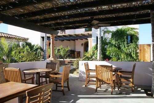 Posada Cerritos Beach Inn