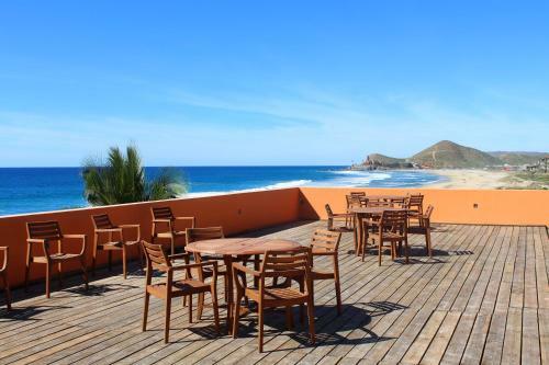 Posada Cerritos Beach Inn
