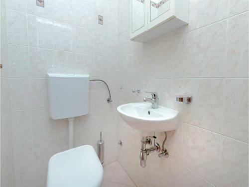 Three-bedroom Apartment Mokosica With Sea View 08