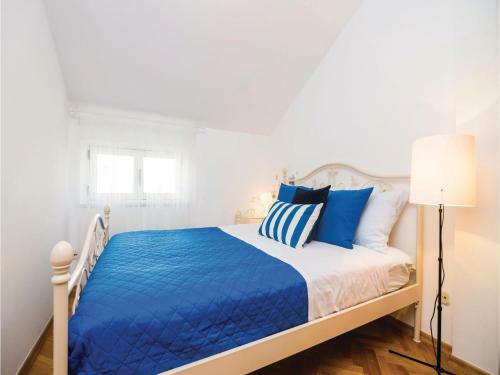 Three-bedroom Apartment Mokosica With Sea View 08