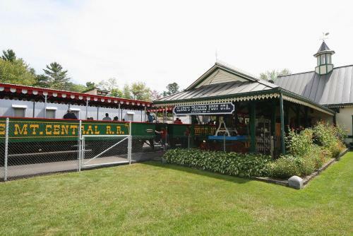Maple Leaf Motel