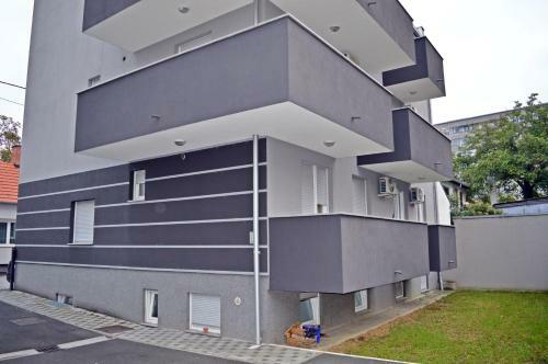 Apartments Tony