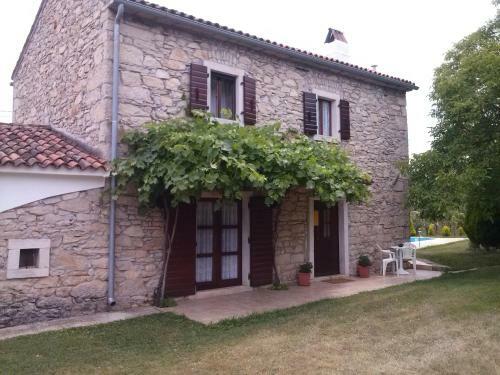 Walnut House