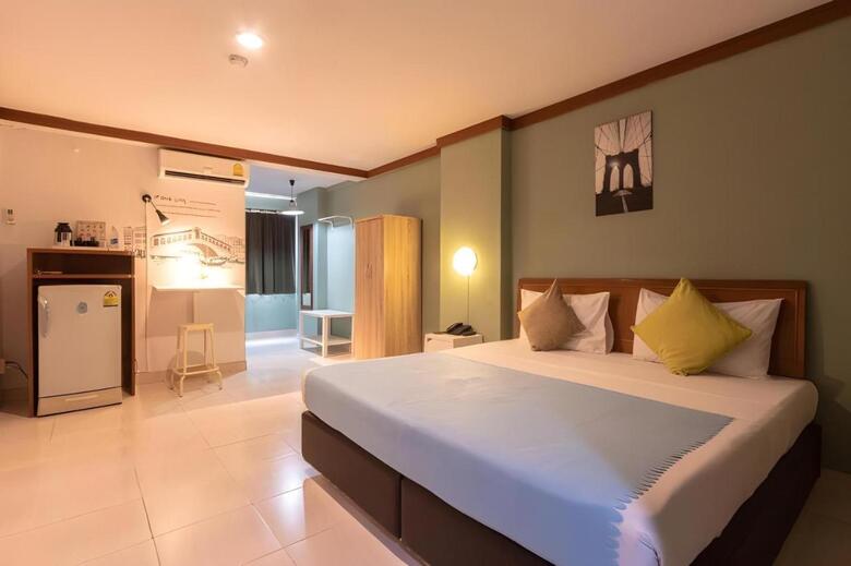 Howard Square Boutique Hotel