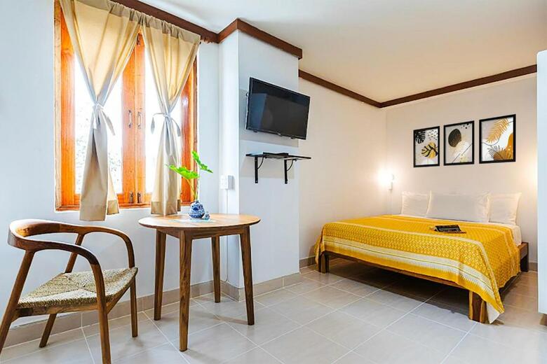 Howard Square Boutique Hotel