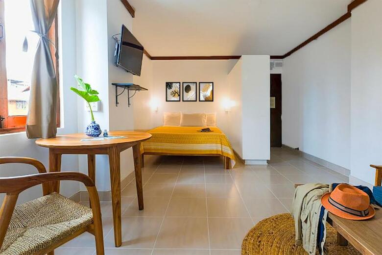 Howard Square Boutique Hotel