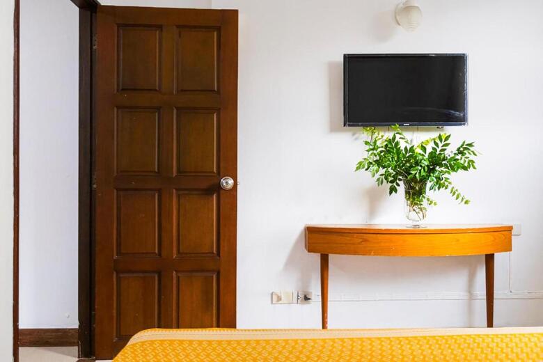 Howard Square Boutique Hotel