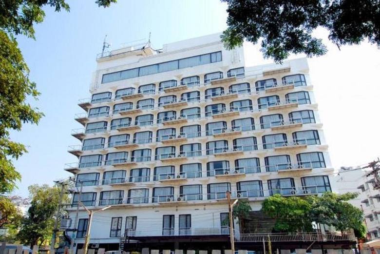 Hotel C H