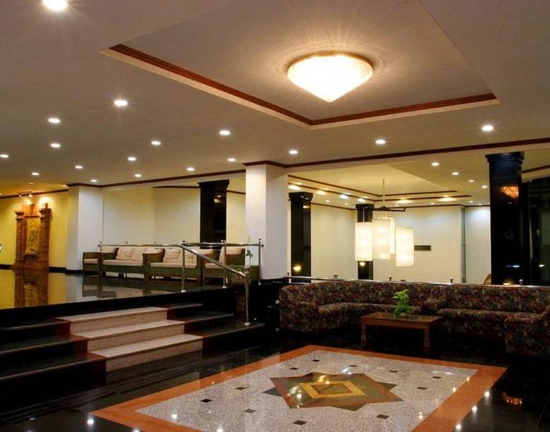 Hotel C H