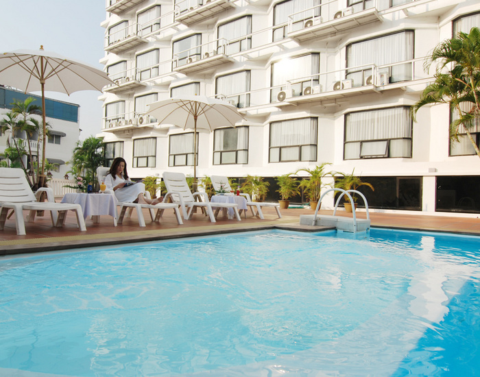 Hotel C H