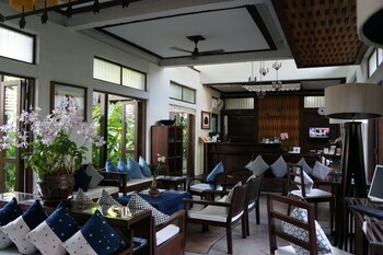 Hotel Manathai Village