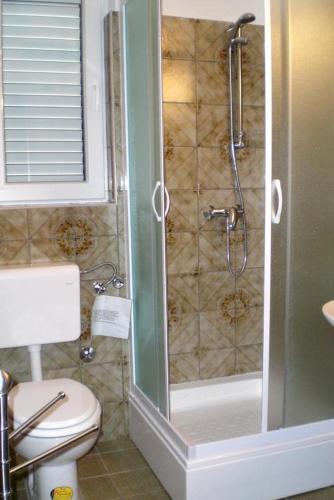 Apartments By The Sea Stanici (Omis) - 650