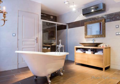 Bed & Breakfast Champagne Domaine Sacret - Ay
