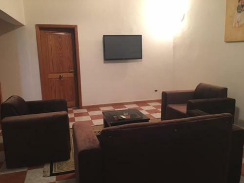 Hotel Emira