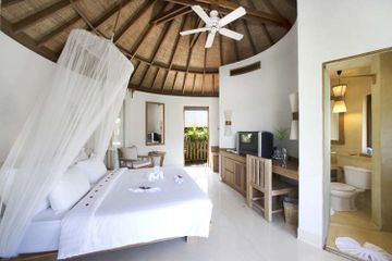 Hotel Aana Resort And Spa