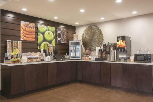 Hotel La Quinta By Wyndham Brooklyn East