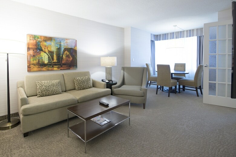 Hotel Cambridge Suites Toronto