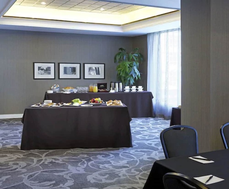 Hotel Cambridge Suites Toronto
