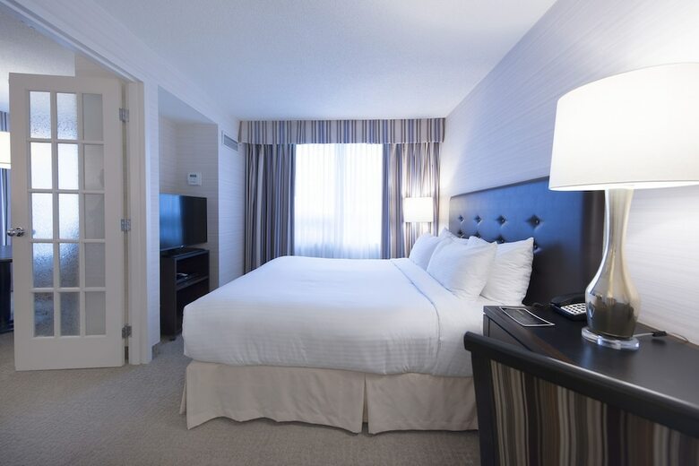Hotel Cambridge Suites Toronto