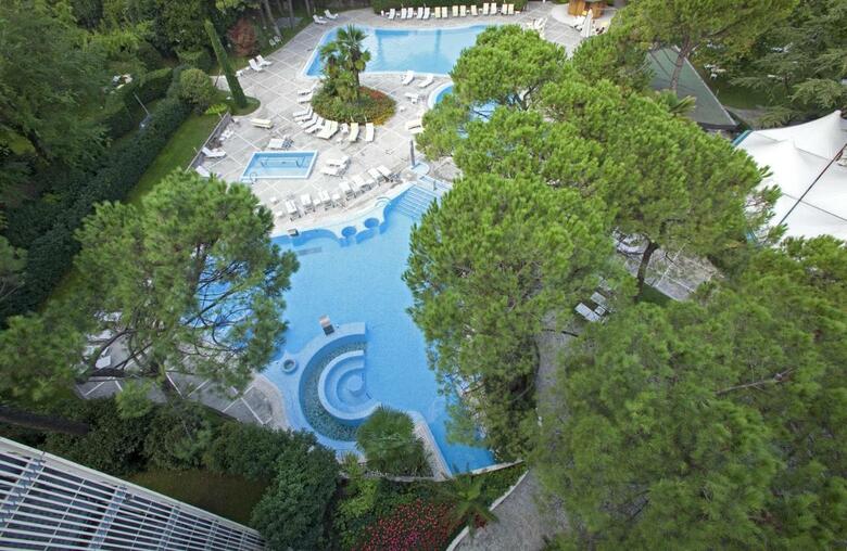 Hotel Bristol Buja