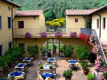 Hotel Casolare Le Terre Rosse