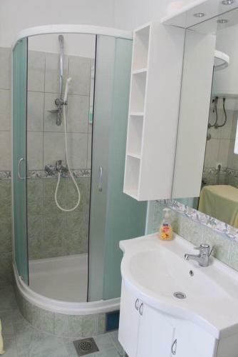 Hostal Apartments By The Sea Duce (omis) - 2737