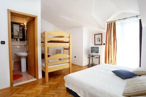 Hostal Quadruple Room Duce 10303b