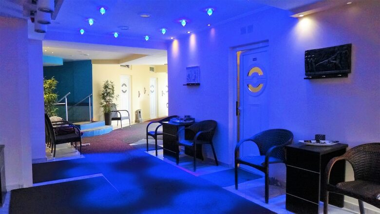9 Queens Spa Hotel