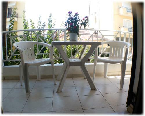 Aeolus Apartments & Studios