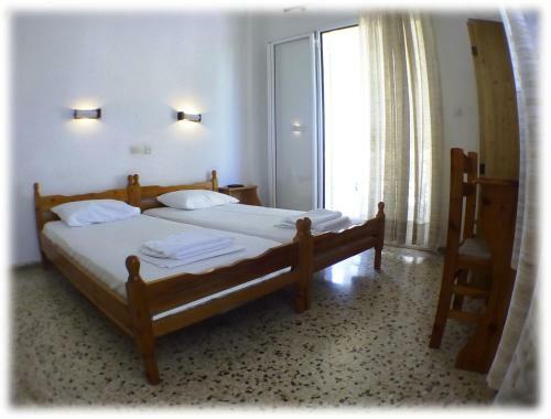 Aeolus Apartments & Studios