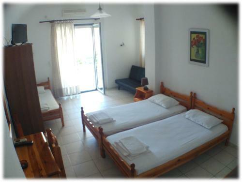 Aeolus Apartments & Studios