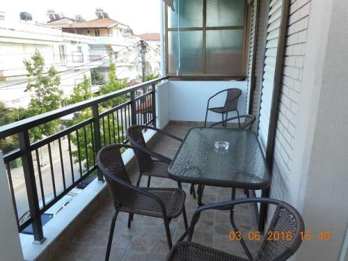 Dimitra's Apartments