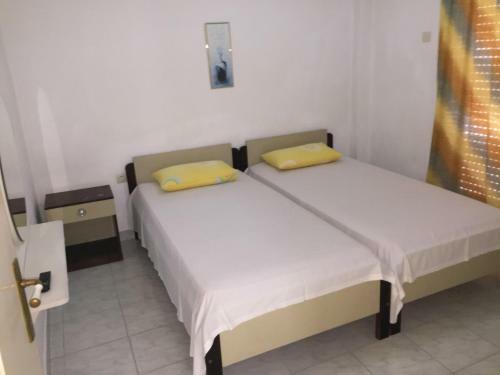 Dimis Studios And Apartments