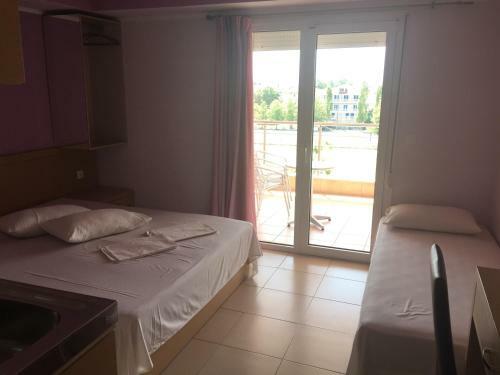 Dimis Studios And Apartments
