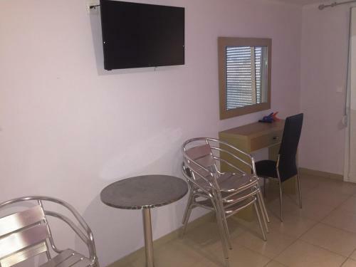 Dimis Studios And Apartments
