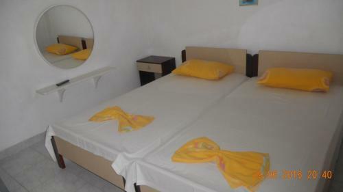 Dimis Studios And Apartments