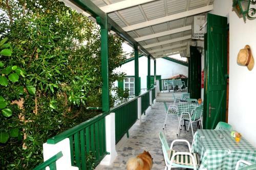 Hostal Topakas House