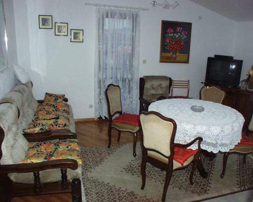 Hostal Apartment Slatine 460a